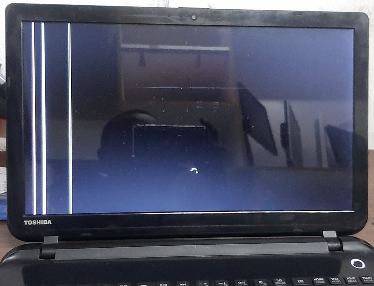 kakitechs's tweet image. 🛠️ Cracked laptop screen? 😟 Don&apos;t let it ruin your day! Our skilled team will have your laptop looking flawless again. 🌟 Fast and affordable laptop screen repairs! #CrackNoMore
Visit us today in Karen shopping Centre Tana House 1st floor room 100.
Call/WhatsApp 0113875823.