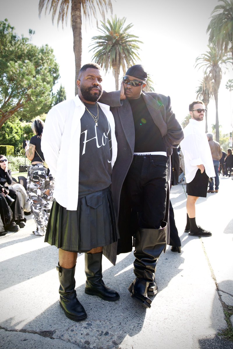 marquisecmiller's tweet photo. #AshtonSanders For #Balenciaga
Stylist Marquise Miller And Aaron Christmon https://t.co/owR3UpoIVP
