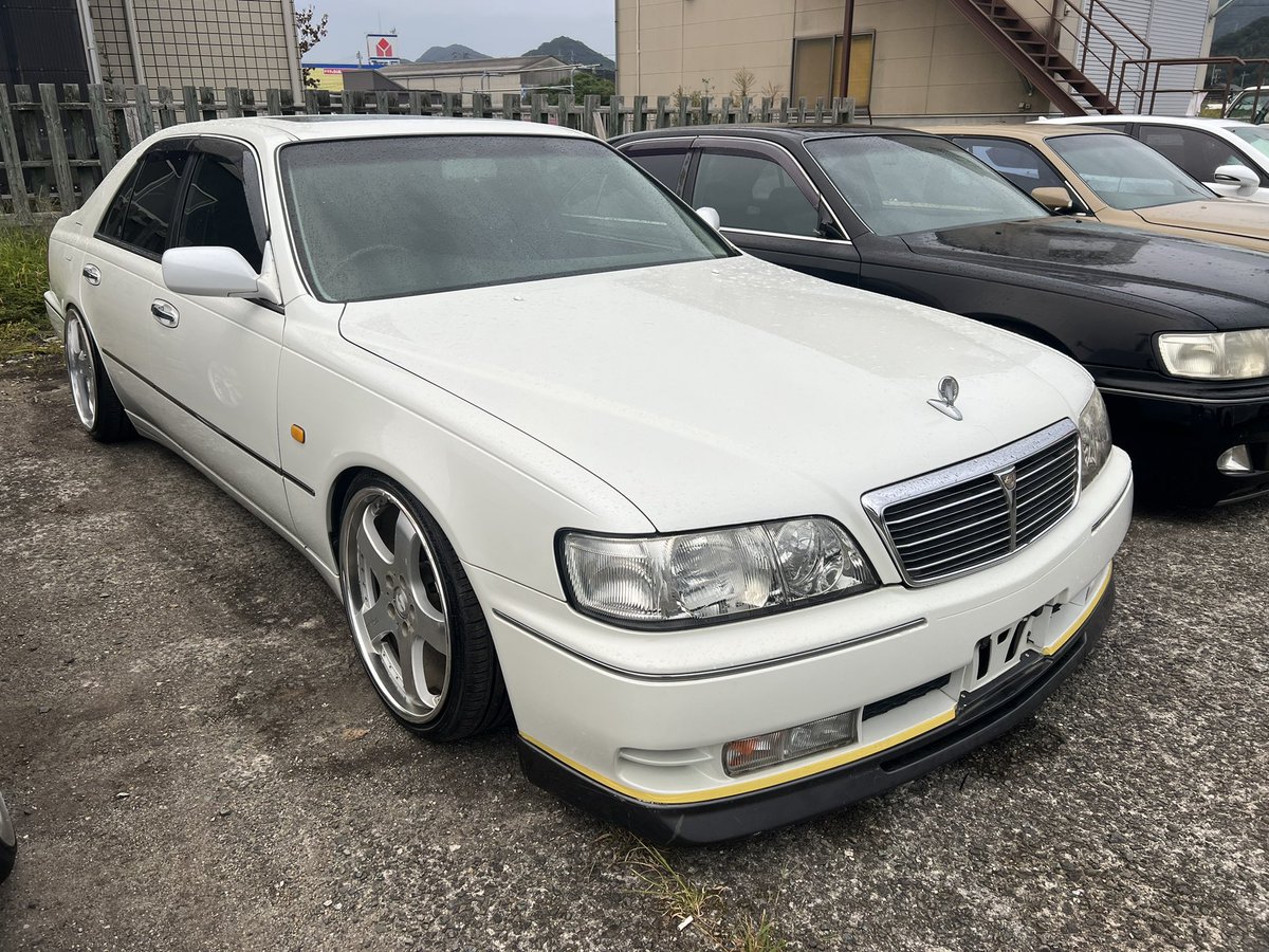 Lexus430VIP's tweet photo. 誰か買わない？？

33シーマ後期　【30TR】
3Lターボ
ガラスサンルーフ
マルチ　【ミラーリング済み】
モケットシート　【状態良好】
車高調

走行16万
一時抹消

ホイールは純正に変わります。
フロントリップは別の未塗装のやつがあるのでそれ渡します！ https://t.co/wDfovZmeSo