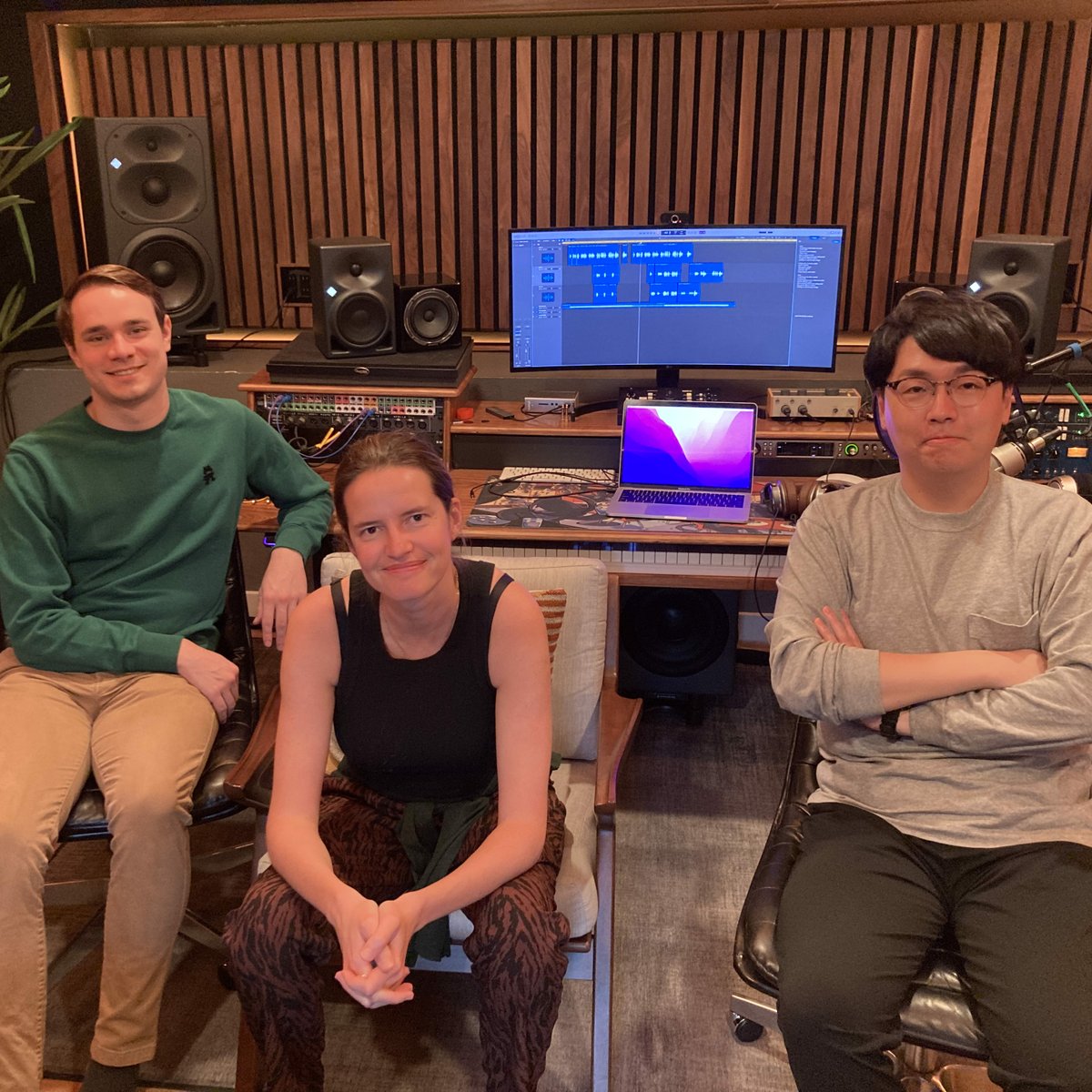 Some photos from studio sessions in the US last month🔥🔥Thank you so much, <a href="/Hausman_Music/">Hausman</a>, <a href="/ninacarrmusic/">Nina Carr</a>, and <a href="/jacobhenrymusic/">Jacob Henry</a>!
先月はアメリカで色々とスタジオセッションをしてきました。とても刺激的な10日間でした…！