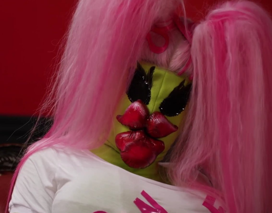 pnut_pi's tweet image. The moth looking at me when I turn off the lamp

@cyndollx @BBDragula #Dragula #aliens #outspace