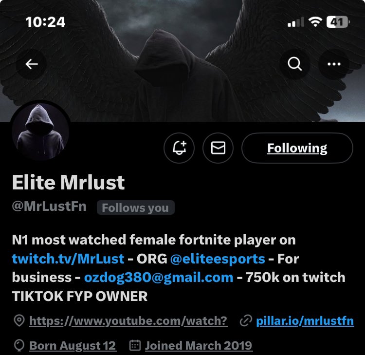 BatmanElmo tweet media