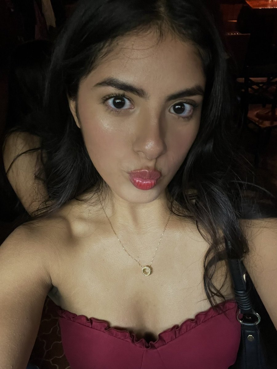 bella (@belllamandujano) on Twitter photo 