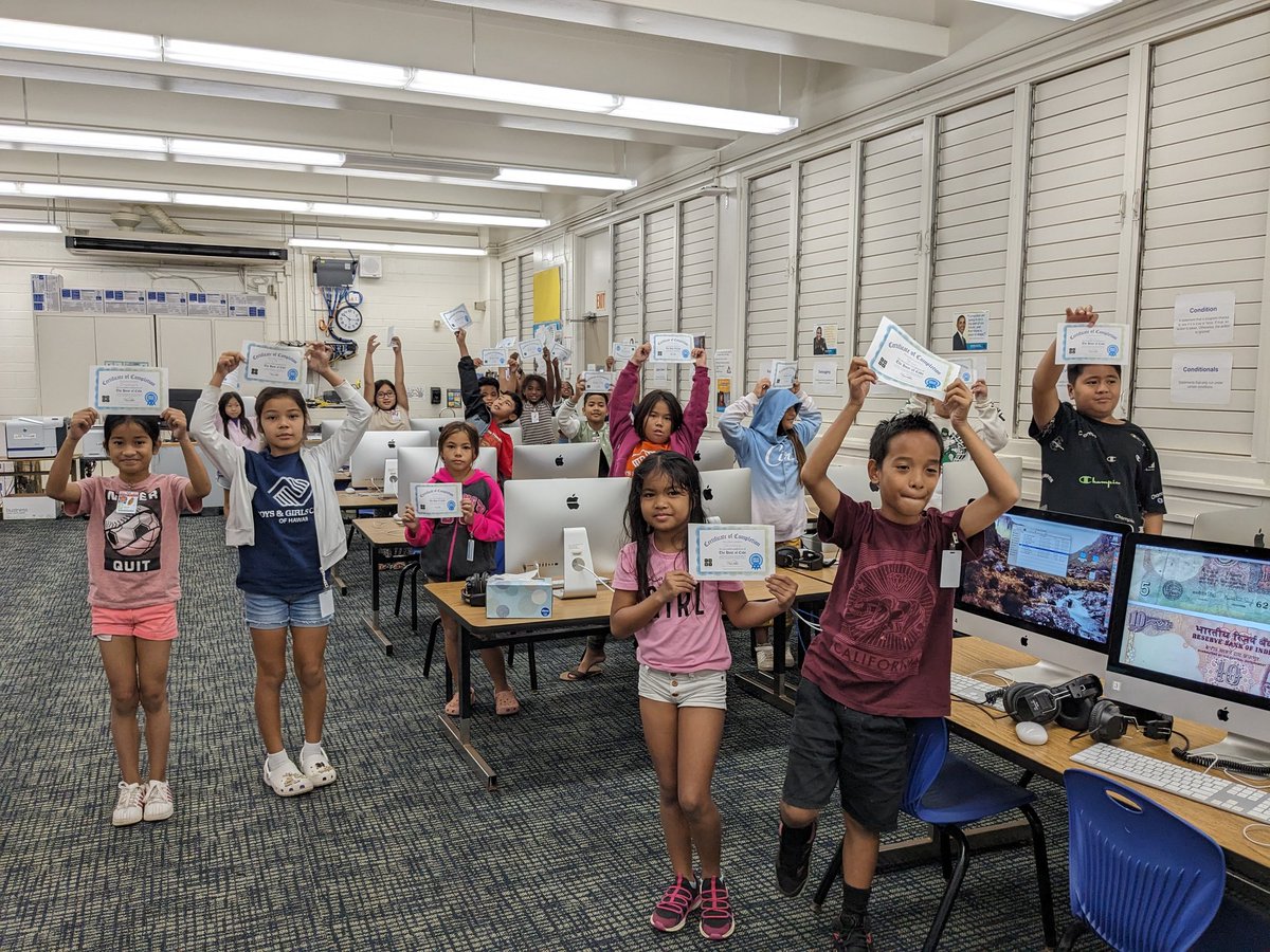 For CS Week Gr. 3 had their #HourOfCode. They learned about #AI and #machinelearning by training their AI to recognize patterns between fish and trash, to help clean up the ocean. #hourofcode2023 @HIDOE808 #CSforgood