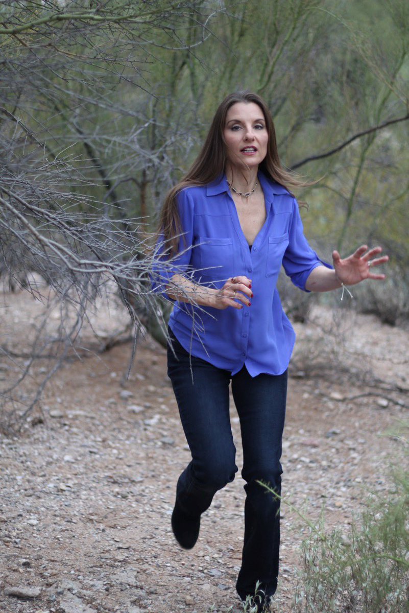 MJLaBeff's tweet image. The hunt is human prey, and the game is on. Homicide detective Rachel Hood tracks a serial killer harvesting kidneys from his victims’ corpses in Last Fall’s Hunted #2 Last Cold Case. #readers #thrillers #mystery getbook.at/LFH