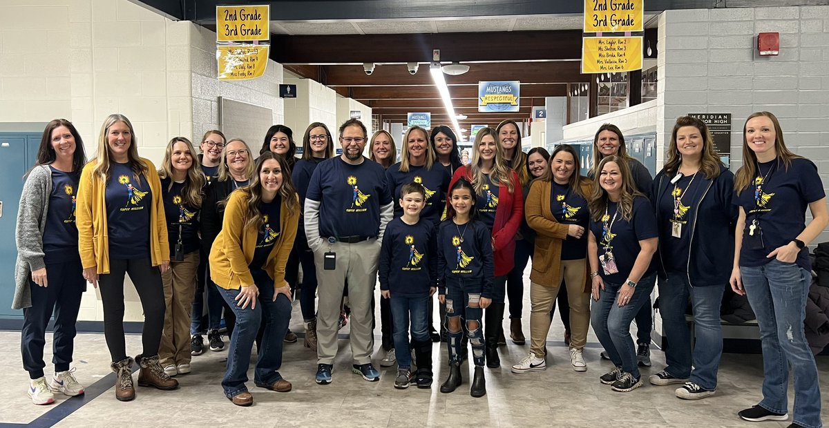 staceysdouglas's tweet photo. When you have a second grader that has a heart transplant you make him feel ALL the love when he comes back to school💙 We wear maize and blue for William 💙💛 #SuperWilliam #WilliamStrong @MeridianElem @ctoby16 @MeganLeddy10 https://t.co/O03ksJpsr4