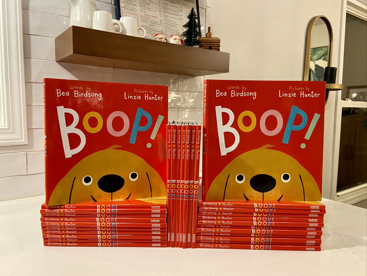So charmed by this sweet full-class set! Thank you @BeaBirdsong and @HarperChildrens for sharing BOOP!, illustrated by @linziehunter, with year 7 of #HolidayBookDriveChi and @buildscholars! ❤️🧡Wanna check out all the books? You'll find them here! anitraroweschulte.com/blog/holidaybo…
