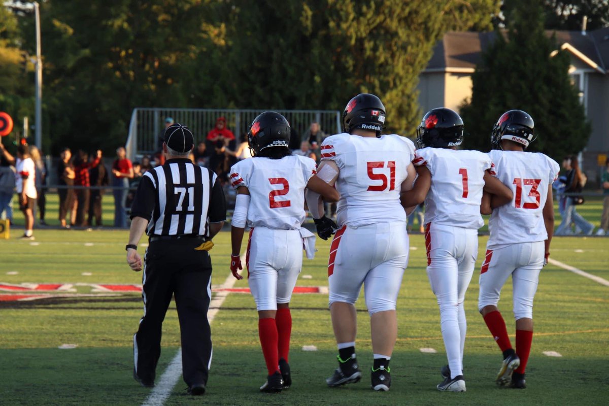 Hunter_H51's tweet photo. Saturday marked the end of my senior season. I am glad to have played with these teammates I can be proud to call my brothers. Playing in the @BCHSFB all star game was a great end to my high school career. This isn’t the end, im just getting started. 🔴⚫️🐾 https://t.co/NRTQzyqLto