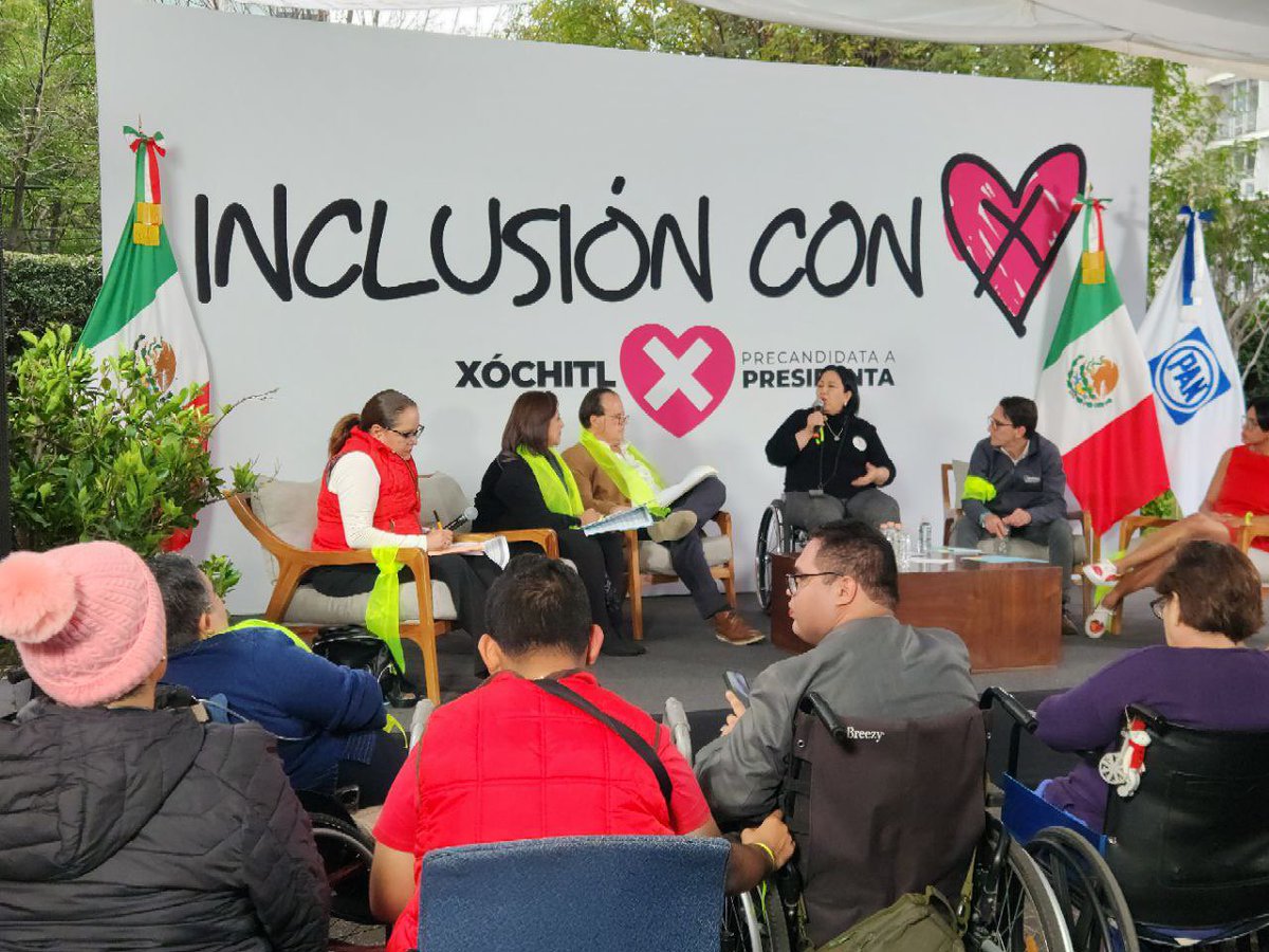 diana_larac's tweet photo. Inclusión con ❎. Me da mucho gusto saber que la inclusión será parte de la agenda de nuestro país 🇲🇽, desde mi trinchera he trabajado para hacer esto posible, no daremos ni un paso atrás en la lucha para garantizar derechos a todas y todos. 
#TrabajandoPorTi 🤝 https://t.co/WniGW5CVui