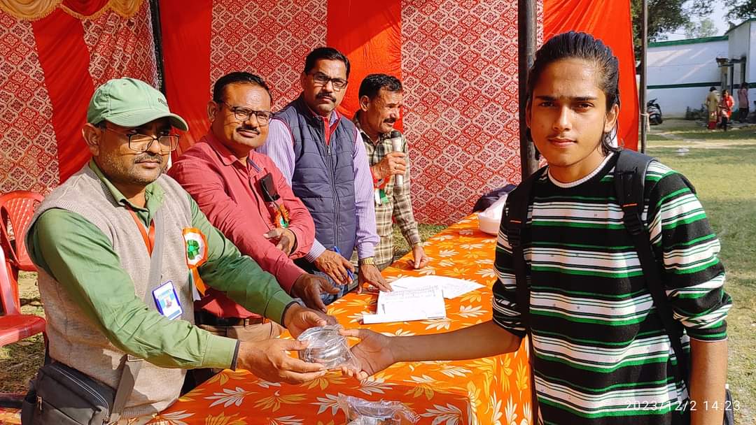 MSRBisalpur's tweet photo. #ब्लॉक_स्तरीय_क्रीडा_प्रतियोगिता2023
#अपनाविद्यालय_ओवरऑलचैंपियन
इस बार पैरालम्पिक खेलों में भी कुल चार मैडल हमारे स्कूल के नाम 😍

50M दौड़ बालक वर्ग-प्रथम स्थान 🥇
कुर्सी दौड़ - बालक वर्ग-प्रथम स्थान🥇
कुर्सी दौड़ - बालक वर्ग-तृतीय🥇
50M दौड़ - बालक वर्ग-तृतीय🥉

🇮🇳🙏🏻❤️ #PMSHRI https://t.co/3YBQj9wMsl
