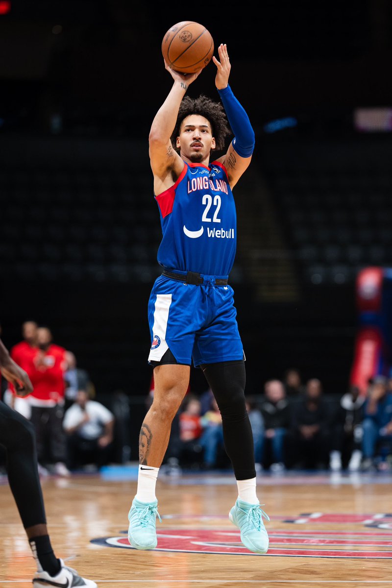 JALEN WILSON IS GOING ABSOLUTELY CRAZY FOR THE @LongIslandNets! 🔥 30 PTS 🔥 9/11 3PT There’s 9 MIN left in Q4.