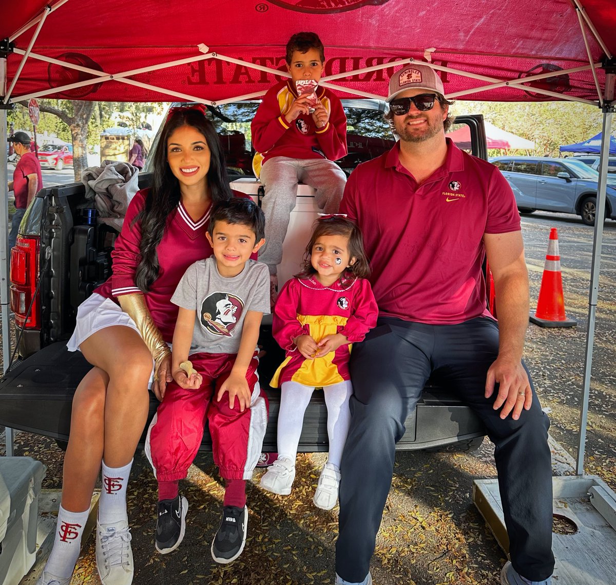 SakinaGroth's tweet image. I took my 3 kids to their 1st football game in November. They watched our star QB get hurt, then the team come together to keep winning. 

Tell me what lesson I’m supposed to teach them with FSU being left out. 

This is un-American. 

#FSUFootball 
#FSUGotRobbed 
#CFPScam
#ACC
