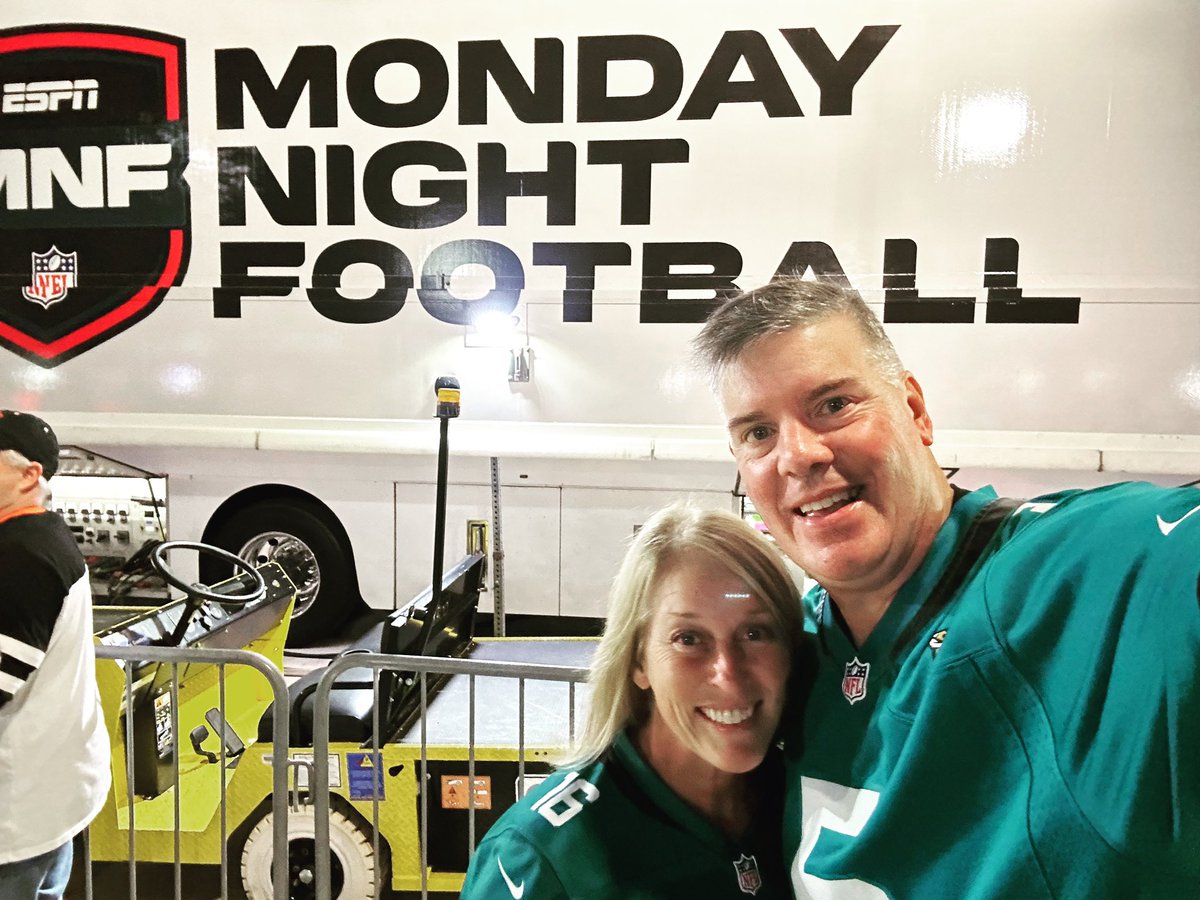 My first Monday night game!!😍
#DUUUVAL