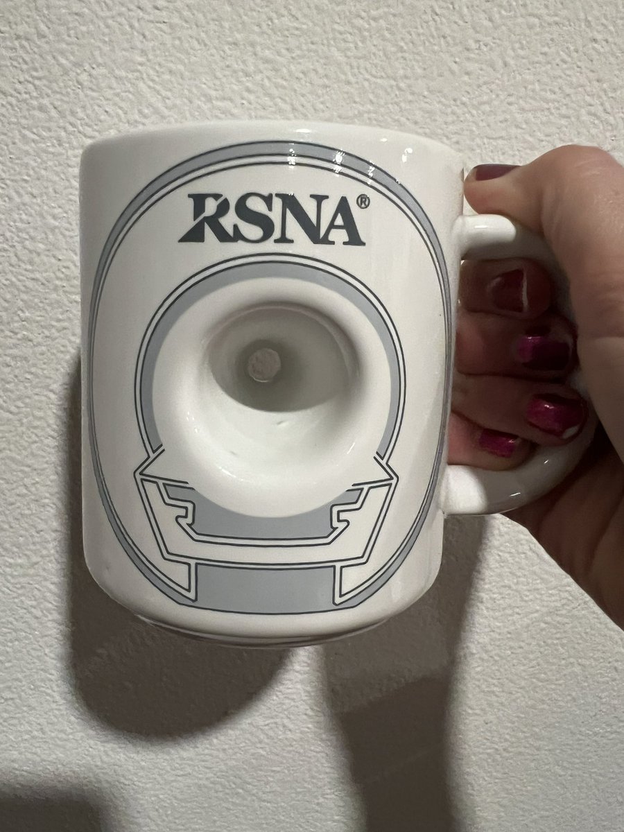 Special thanks to @NancyPhamMD for bringing back the coveted #RSNA mug from #RSNA23