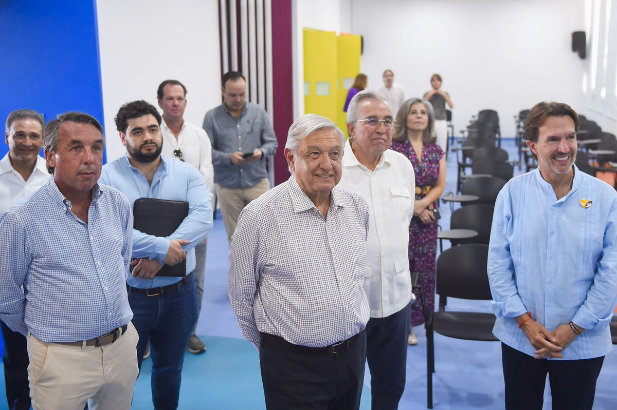 En la inauguración del Centro Teletón en Mazatlán, el presidente @lopezobrador_ resaltó la importancia de garantizar la rehabilitación y la Pensión a Personas con Discapacidad como derecho constitucional. Sin duda, un paso más hacia un México más justo y equitativo. @yeidckol