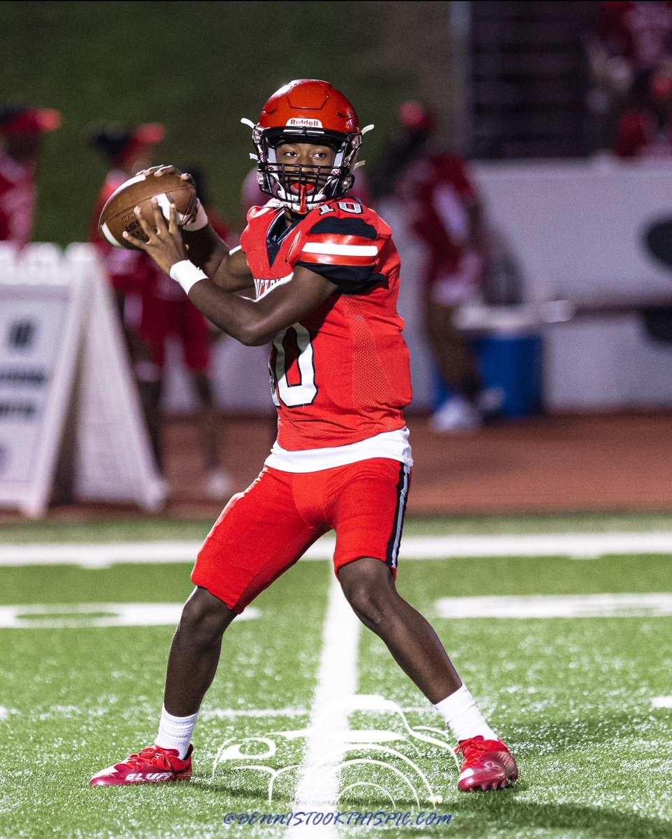 RCHS_BulldogsFB's tweet photo. Congratulations @DeontaeBurtts for being recognized as a Honorable Mention Bulldog for Region 3 6AAAAAA. #HWPO #BulldogBuilt #AllRegionTeam https://t.co/PJs1B5KYyY