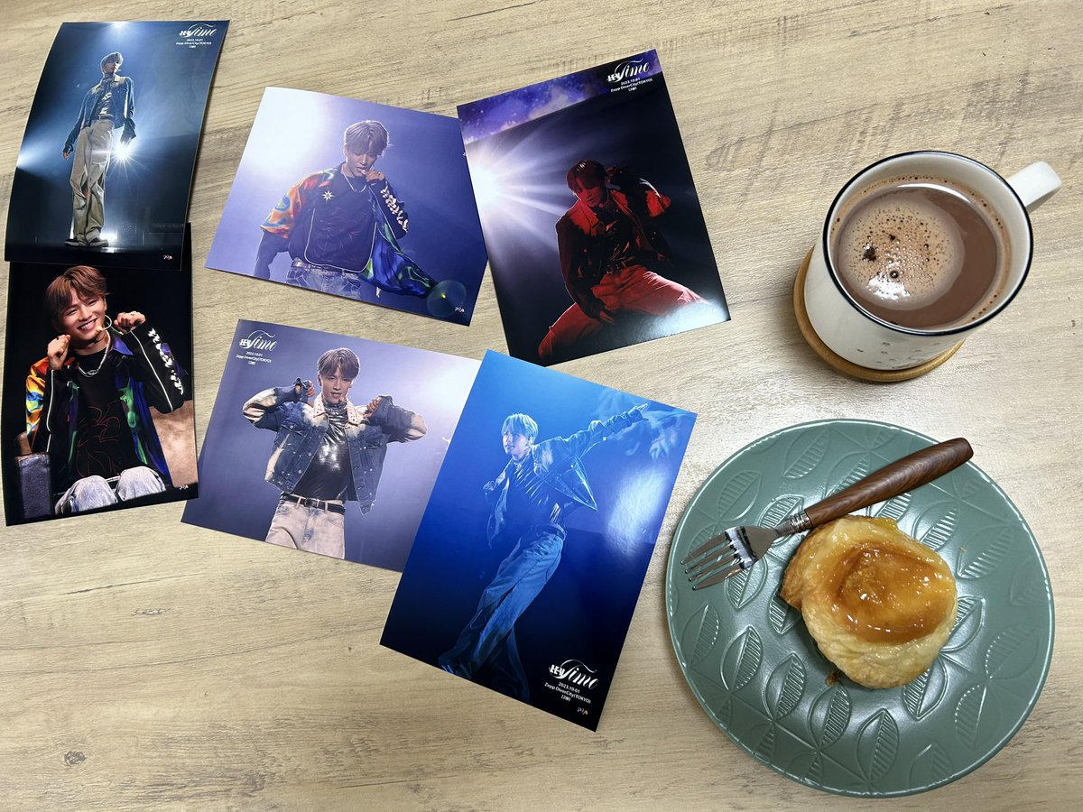 siratama_zihao's tweet photo. とりあえず厳選した6枚。2Lにして良かった✨パフォーマンスしてるズハオが好きなので、ほぼパフォーマンスズハオです🥰今から眺めながらのココアでひと休み☕️
#LEV #メモカぴあ #LEVTIME #ワンズハオ #wangzihao #王子浩 https://t.co/xBH3BMc1sx