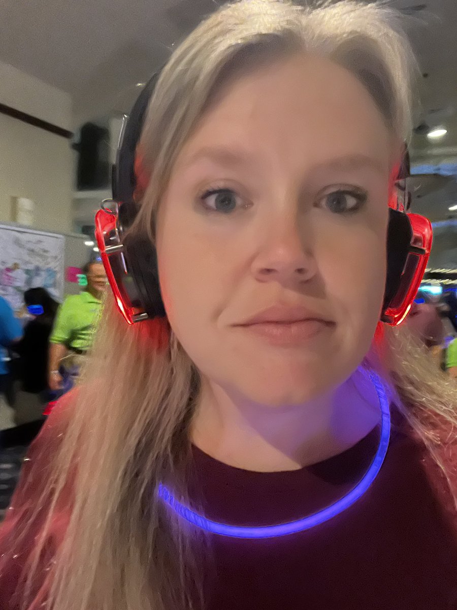 mskimbleteaches's tweet photo. #VSTE23 #silentdisco https://t.co/yYEARaEyXh