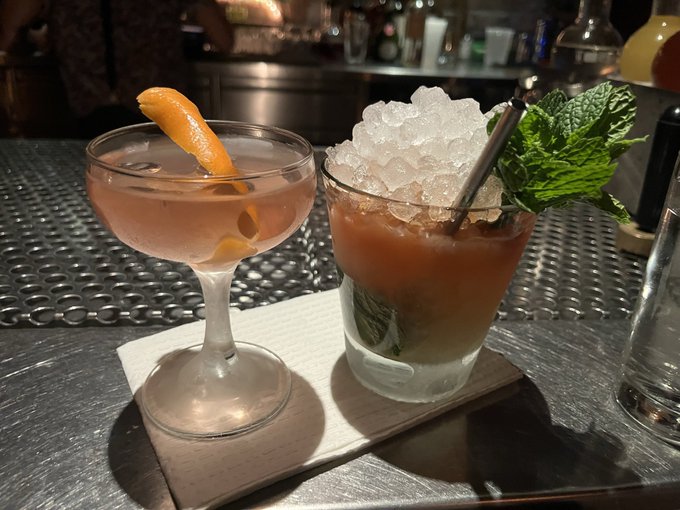 🥂🦌 https://t.co/2YSKJjko0r