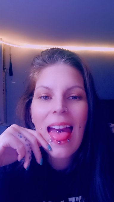 You cumming? Or going? 🤭😝 https://t.co/jOxUcaWX9W<a href="/tag/musclemommy"class="tags"><span>#musclemommy</span></a>