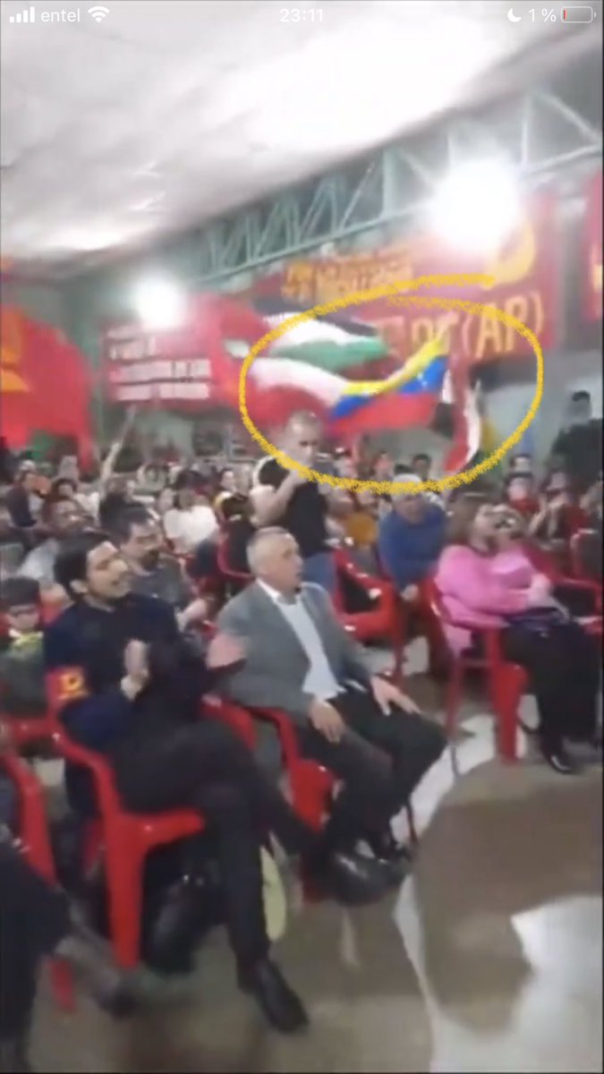 <a href="/DRESTRUM__Pl/">D я e S S 🔥</a> ¿Qué representa ahí la bandera de Venezuela?