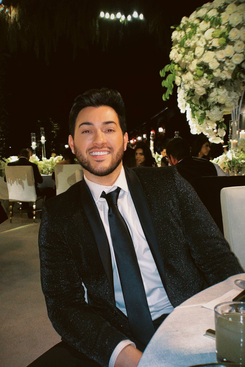 MannyMua733 tweet picture