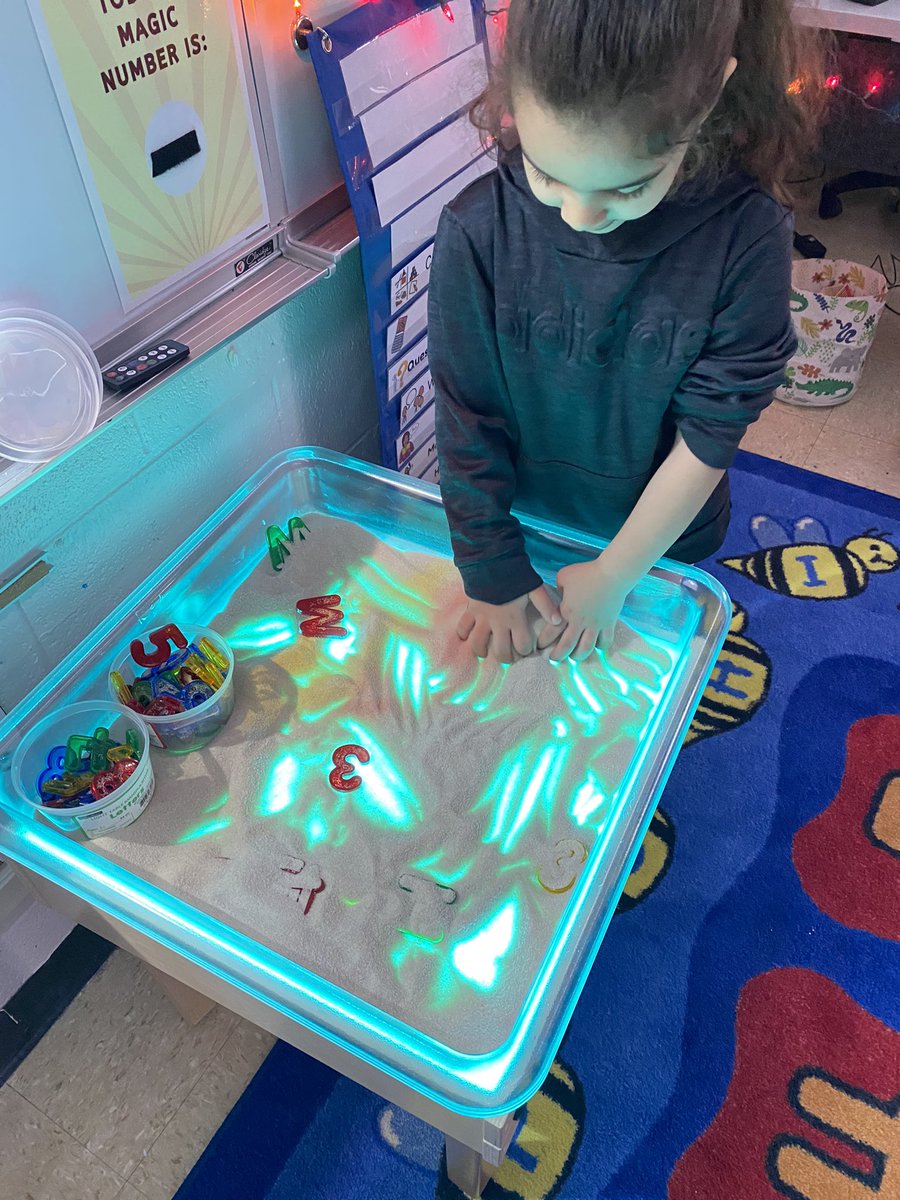 Ms. Cook tweet media