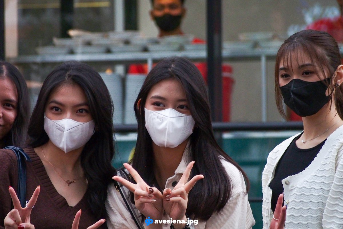 Happy birthday Toya <a href="/A_ChristyJKT48/">Angelina Christy</a> dedek kesayangannya cici2 <a href="/N_ShaniJKT48/">Shani Indira</a> <a href="/S_GraciaJKT48/">.</a> 🥳🥳🥳 Panjang umur, sehat selalu. Diberkati Tuhan dalam segala hal. Lancar2 study dan jekesri nya. Hv an amazing birthday toy! GBU 💚💚💚💚