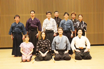 takamatsu0206's tweet photo. 足立朝日さんに掲載されました。 
いつもありがとうございます。

 https://t.co/iEExpSsmCo 

#朗読劇龍の袖
#天空劇場
#あだちエンターテイメントチャレンジャー支援事業
#足立区
#RoadONE https://t.co/PiPdWIxxVU
