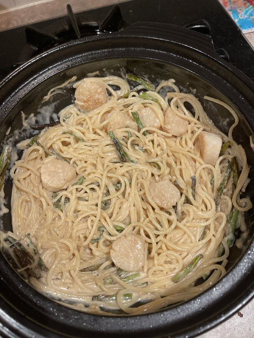 I be cookin https://t.co/zx96F5dWHf