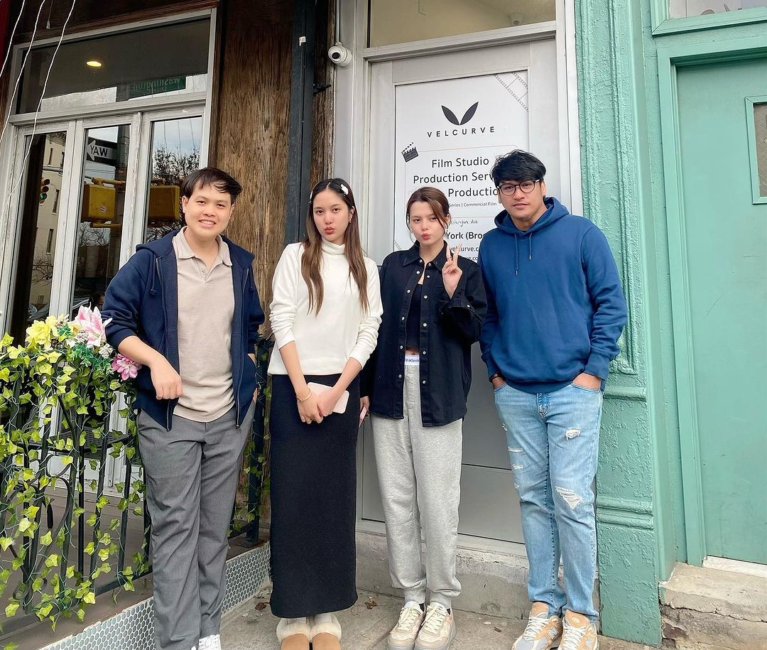 itsbecfreen_'s tweet photo. the kids with velcurve team 🤍

#FreenBeckyintheUS 
#srchafreen #beckysangels https://t.co/0GFrQzvGI0