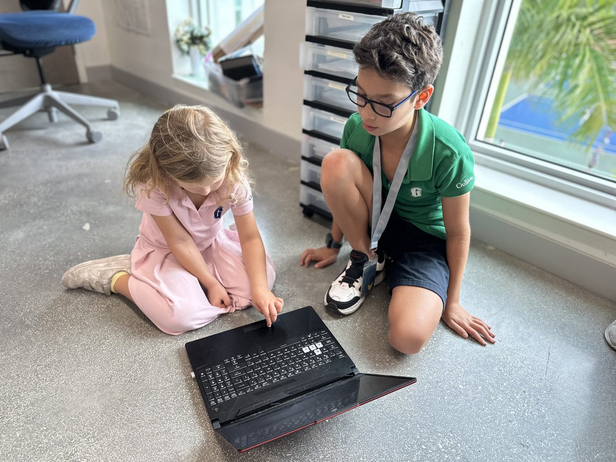 CindyGo75's tweet image. Excited to join forces for #HourOfCode! Our middle school students are stepping up as mentors, guiding kindergarten students in the world of coding. It's amazing to witness the collaborative learning journey unfold! #CodingTogether @codeorg @GulliverPrep_ @DrTelepmanEDU