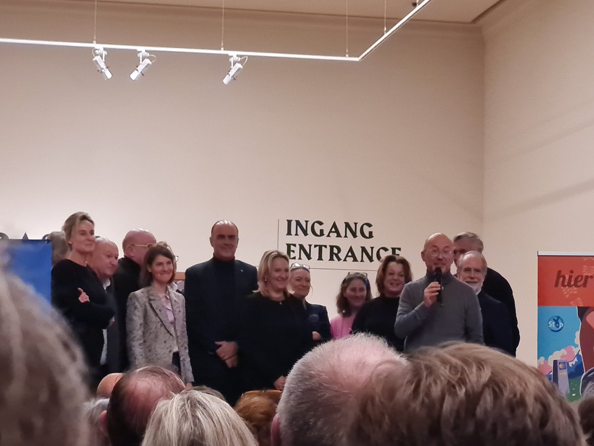 Proficiat <a href="/bartdecl/">Bart De Clerck</a> met je boek #vamos en om voor @stopdarmkanker naar #antwerpenSantiago te stappen