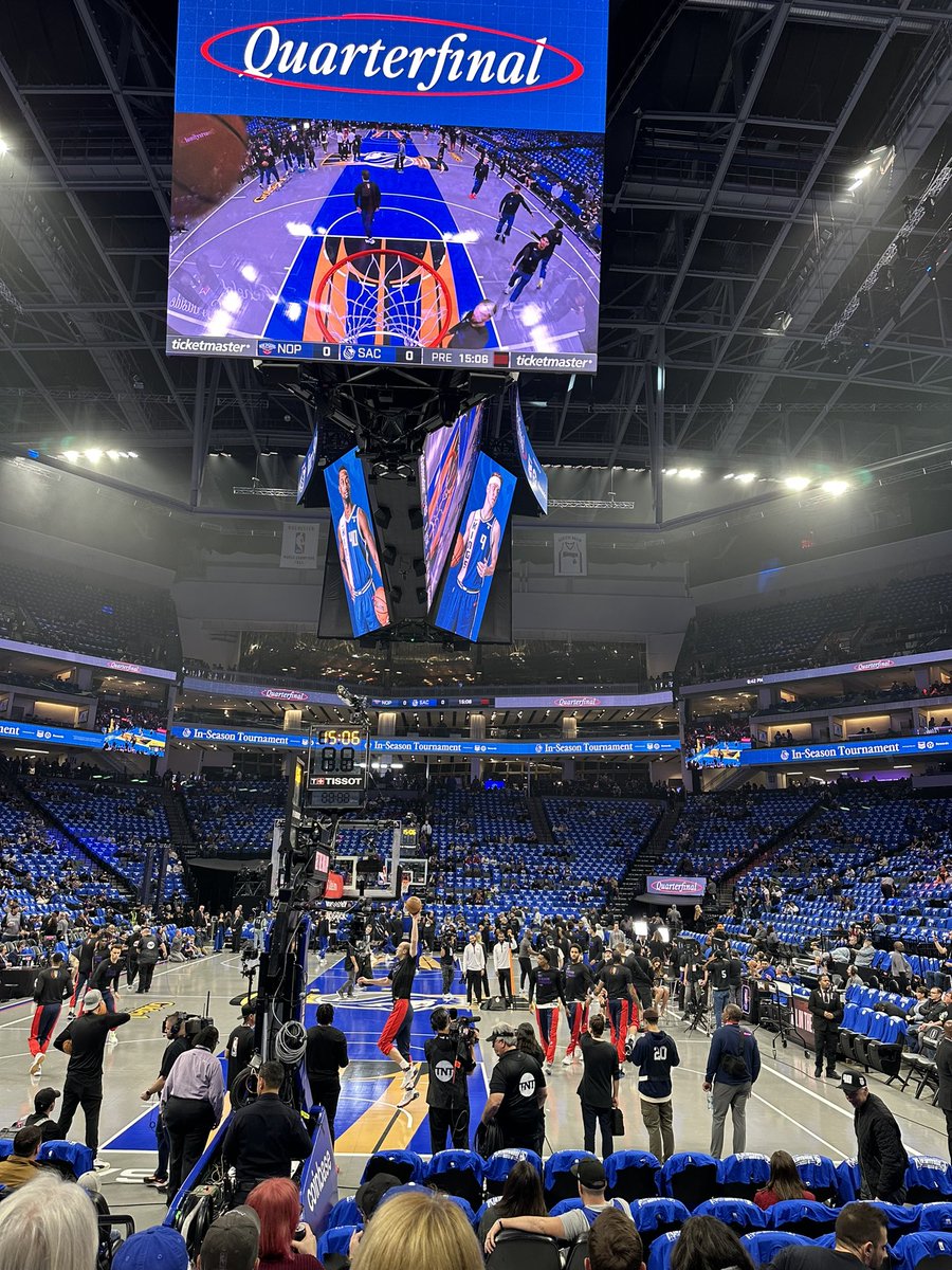 jessexykangz's tweet image. Upgraded seats for tonites cup game 🏆  #allblueeverything #inszntourney #kingsvspelicans #lookformeonTV @Golden1Center