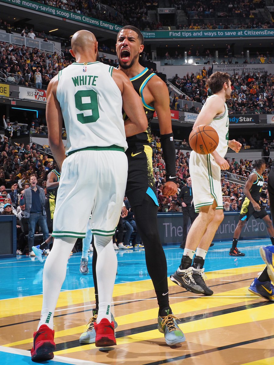 Hali in the opening knockout round 😤

26 PTS
10 REB
13 AST

First career triple-double 🔥