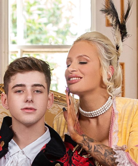 I know a lot of you never had the absolute privilege of getting to meet @SophieASlut before she passed<a href="/tag/newprofilepic"class="tags"><span>#newprofilepic</span></a>