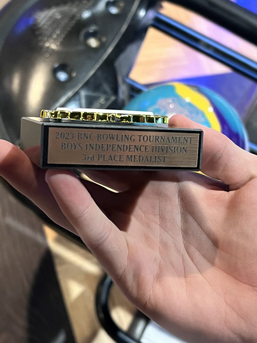 Luckie5019's tweet photo. The WM Bowling Team opened their season at the Big North Conference Tournament. Both boys & girls showed great growth. Congratulations to Michael McCloskey who placed 3rd overall in the Boys Independence Division. @WMAthleticDept #wmhs #hsbowling @WMTHSPrincipal @VarsityClubWM https://t.co/vqJLVSKkUn