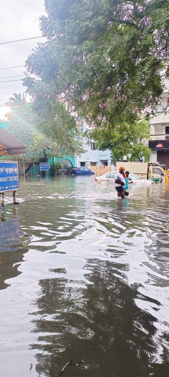 SuhasVarma17's tweet photo. @Araj_Instincts @mkstalin @chennaicorp And this is Kolathur, and you know whose place is  this ..This pic was taken at 7 am on 05/12 https://t.co/OXBH0H5EJh