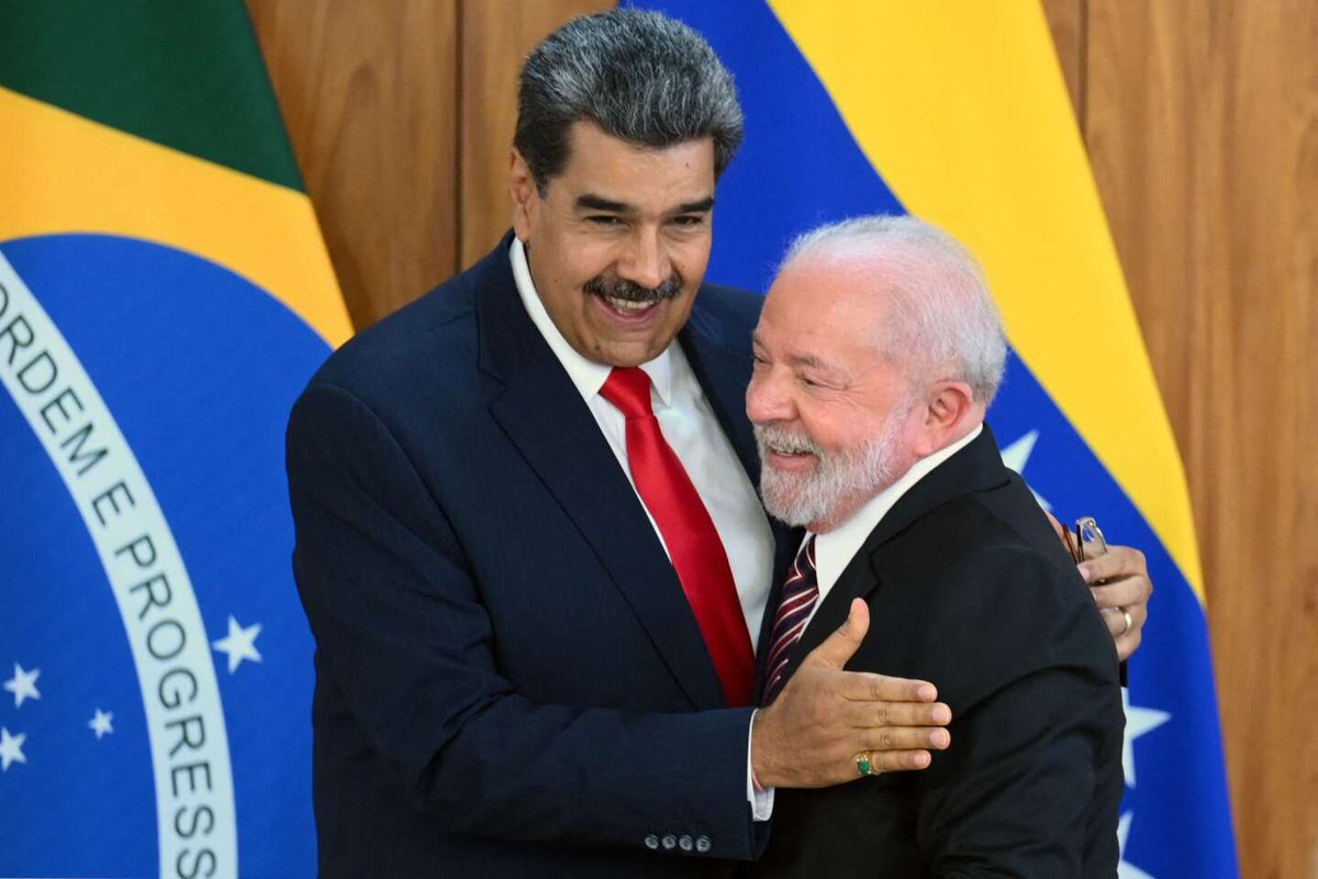 visegrad24's tweet photo. If Venezuela invades Guyana, Brazilian President Lula will have to make a decision.

Either prioritize Brazil’s national security by intervening military and show who is boss in the region…

Or, lay flat in front of his communist ally and friend, Nicolas Maduro.

🇻🇪 https://t.co/UmdVeo2YV6