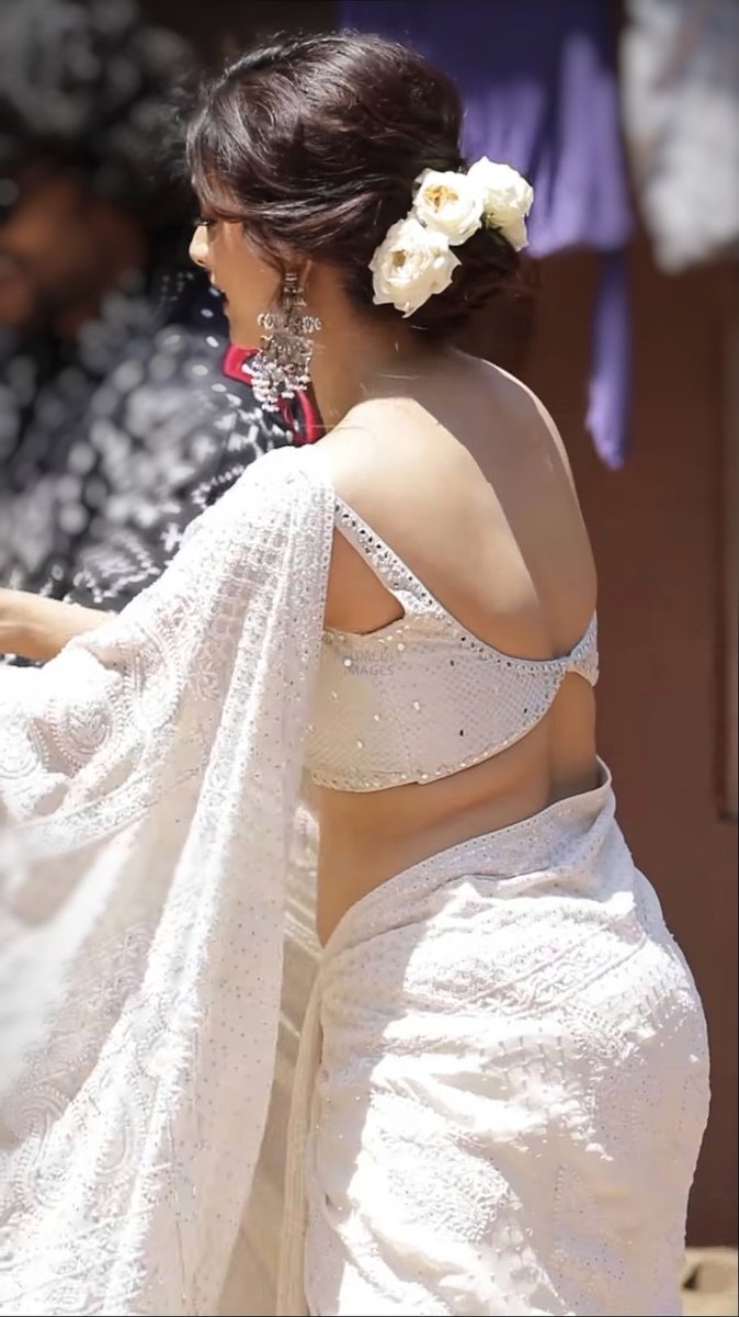 GAjYPFLWEAAviu2?format=jpg&name=medium