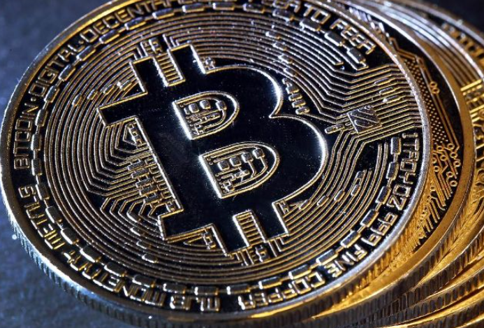 phontuesday's tweet photo. Bloomberg Expects Bitcoin Price To Surpass $500,000 In Upcoming Crypto Super Cycle.
In a recent Bloomberg report, it has been suggested that the rise of Bitcoin price to over $42,000 is just the beginning of a new crypto super cycle that will push the world’s largest cryptocurrency to over $500,000.

According to Bloomberg, proponents of this theory argue that Bitcoin represents a new monetary order that is captivating Wall Street and fueling a “palpable sense of euphoria” within the digital asset community.

Bitcoin Price Potential Soars
The remarkable performance of the Bitcoin price in recent months took many by surprise, as the cryptocurrency posted three consecutive monthly increases, including another 11 percent in December alone.

The enthusiasm surrounding Bitcoin’s price rally has led to optimistic predictions of further gains, often based on intuition or technical analysis.

The cryptocurrency has experienced a significant price revival in 2023, with its value surging over 150% thus far. Market observers attribute this surge to growing anticipation of a potential approval of a Bitcoin exchange-traded fund (ETF) for trading in the United States.

Per the report, the prospect of an ETF has led to jubilation within the industry. Coinbase CEO Brian Armstrong suggests that “Bitcoin may be the key to extending Western civilization.” Forecasts regarding the future price of Bitcoin have ranged from $50,000 in the immediate term to above $530,000.

Matt Maley, chief market strategist at Miller Tabak & Co., cautions about the rapidly changing sentiment in the asset class, highlighting the importance of the liquidity influx caused by the pandemic in driving Bitcoin’s strong rally in 2020 and 2021.

Maley suggests that without a similar liquidity injection, some of the optimistic predictions surrounding Bitcoin’s future value may be unrealistic.

The long-awaited launch of a Bitcoin-based ETF in the United States aims to facilitate easier access to the cryptocurrency for money managers, potentially attracting billions of dollars in new investments to the space.

BTC ETF Speculation Sparks Optimism
Researchers at Kaiko note a noticeable shift in the market sentiment since mid-October, driven by increasing institutional interest in the potential approval of a spot BTC ETF and a more favorable macroeconomic environment.

The researchers also highlight recent inflows into crypto investment products and a seven-month high in daily spot-trading volumes in November.

Nevertheless, while excitement about a broader crypto rally often spreads across social media platforms like X (formerly known as Twitter), it is important to acknowledge Bitcoin’s historical volatility.

According to Bloomberg, the cryptocurrency has experienced multiple hype cycles in recent years, with celebrated gains followed by significant downturns.
Despite Bitcoin’s recent gains and departure from a prolonged consolidation phase, Bloomberg suggests that a significant correction may still be on the horizon. At present, Bitcoin is trading at $41,800, displaying sustained bullish momentum as it strives to reclaim the $42,000 level.

The outcome remains uncertain whether the cryptocurrency will successfully consolidate above this critical level, positioning it favorably for continued upward movement throughout the month.

Alternatively, the current yearly high level could act as a formidable resistance barrier for the Bitcoin price, further supporting Bloomberg’s thesis of a potential correction. #BTC #BTCUSD #Blockchain