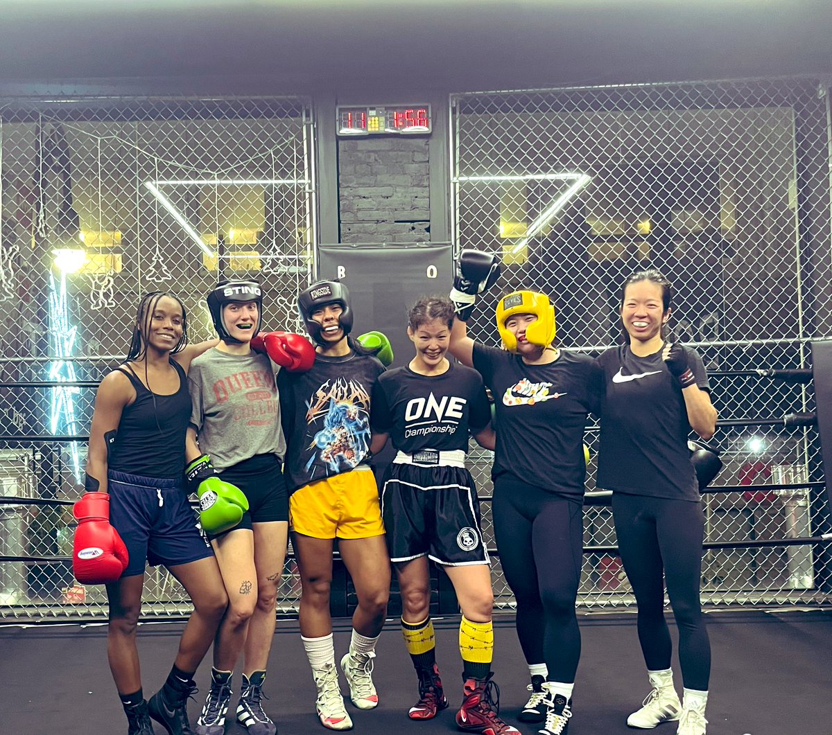 MiyoBluedog's tweet image. .
Last sparring session ended.🥊
.
Thank you very much, everyone.
I appreciate it🙏
.
zinna
Thanks a lot for setting this up 🙏.
.
Jimmy Sosa Thanks for accompanying me to every sparring session 🙏
#sosacrew 
.
#ibfboxing  #championship  #dazn #matchroomboxing