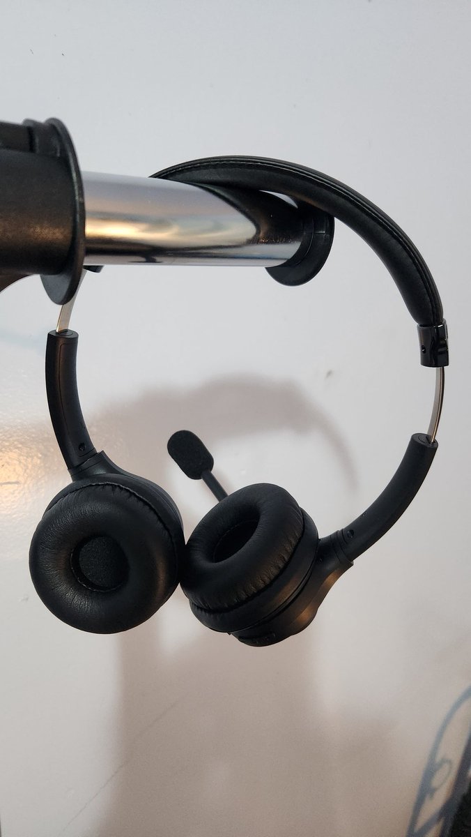 RonOsbourne's tweet image. #GoWork earpads, not good! Replaced with these, better highs AND lows!! $7.99 @amazon with TWO mic wind screens that fit snug, ASIN# B09TZWGVB5 . No more hurt on the tragus (ear).