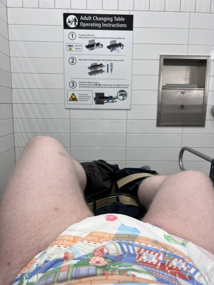 LittlestGShep's tweet photo. Ahhh adult changing table. Thank you, that other diaper was destroyed after 8 hours. https://t.co/feNn0obPLc
