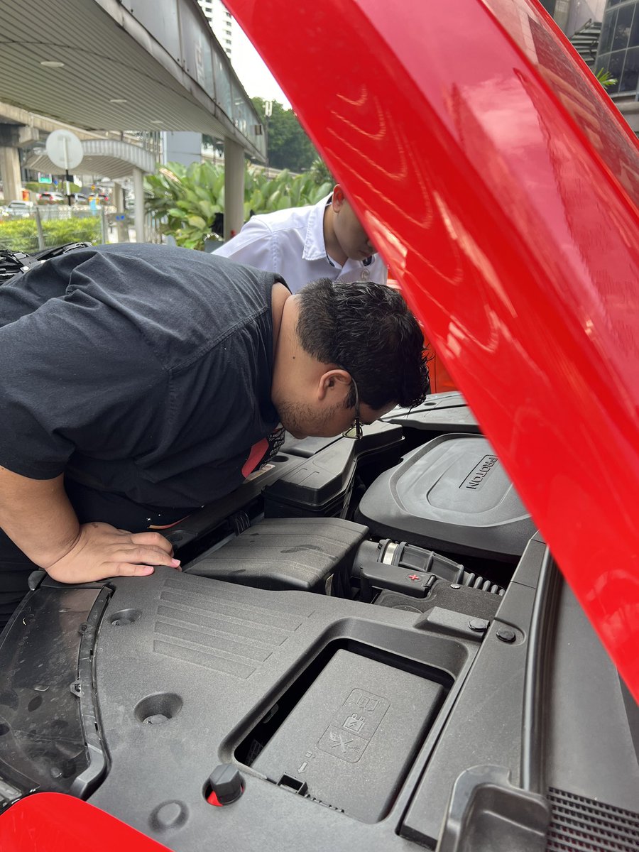 BxllaAnxar's tweet photo. Semalam baru happy dapat pickup kereta https://t.co/5l2HOdJVc7