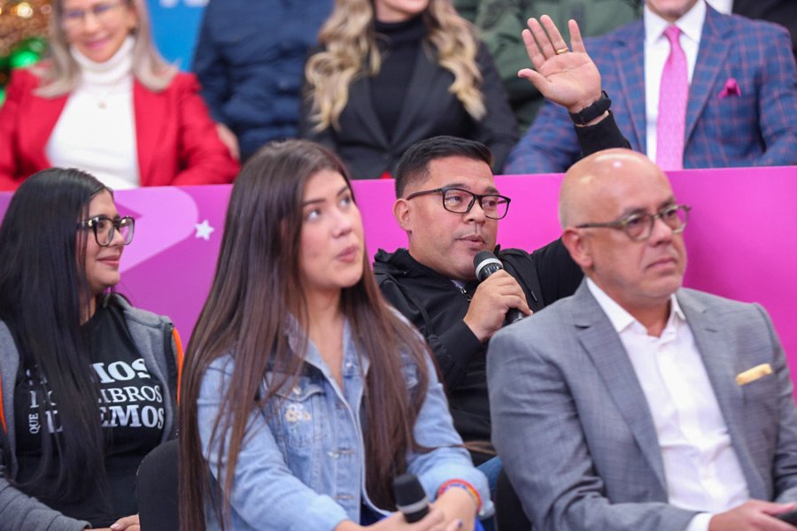 Valiosas las reflexiones compartidas por el Comando de Campaña “Venezuela Toda”, ha sido una experiencia hermosa, con la unión del alma nacional, que resultó en una gran victoria del pueblo venezolano en el Referéndum Consultivo por la defensa de nuestra Guayana Esequiba.