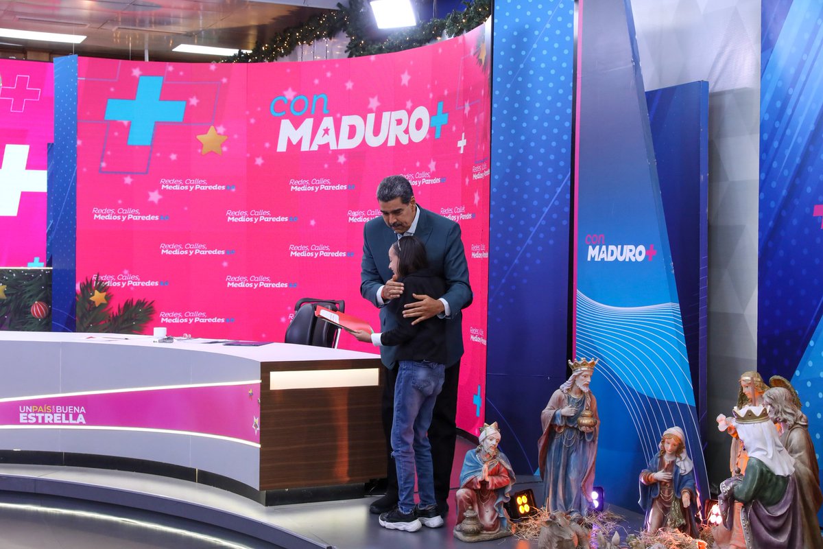 En mis manos tengo el proyecto de los “Niños, Niñas y Jóvenes Comunicadores”, que me entregó María Alessandra y su señora madre, Dolores Borrero. Nuestra muchachada debe tener una actividad positiva y con valores dentro de las redes sociales. ¡Un proyecto piloto que está