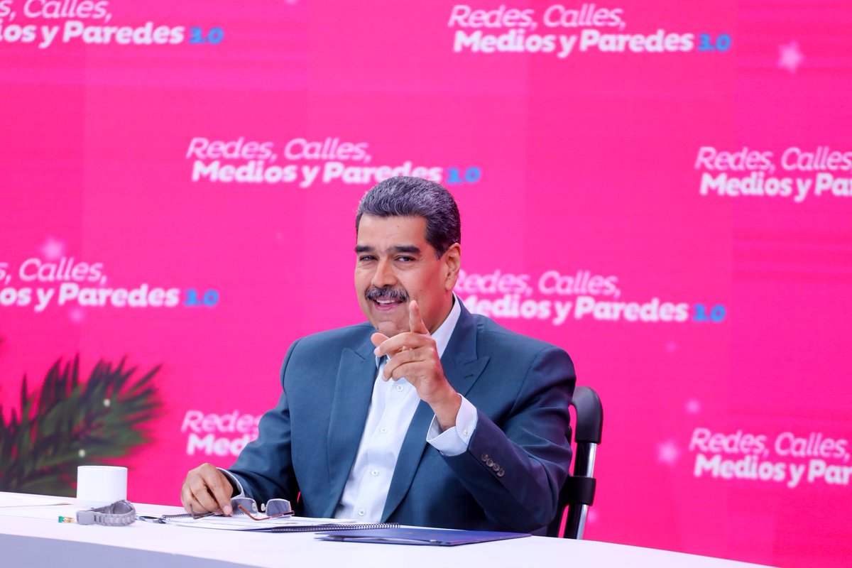 Delegué a Génesis Garvett la responsabilidad de iniciar la construcción de un poderoso movimiento de muchachas y muchachos creativos para defender la verdad de Venezuela por las RRSS. Los invito a construir un plan que complemente este movimiento comunicacional de la juventud