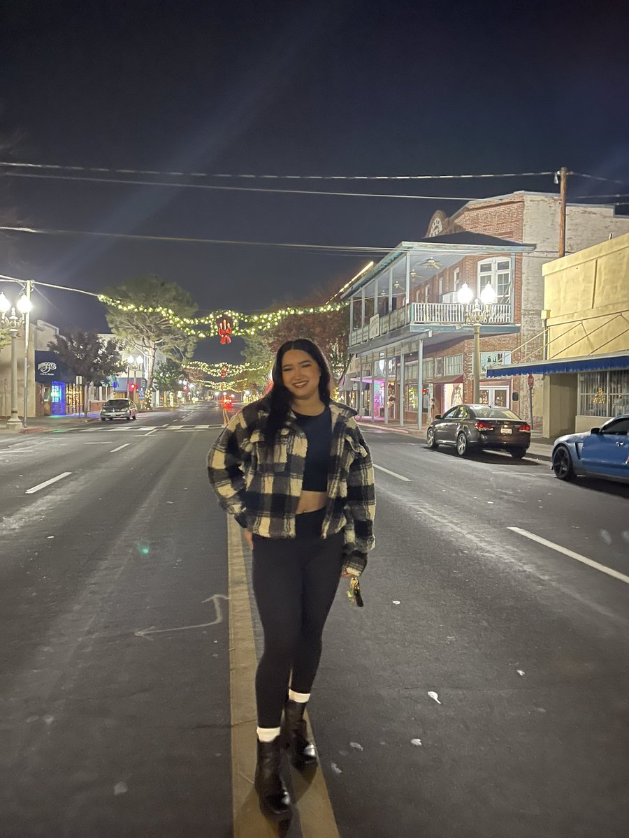 veronicaa_lunaa's tweet photo. after hours🖤 https://t.co/8yirxiaJrn