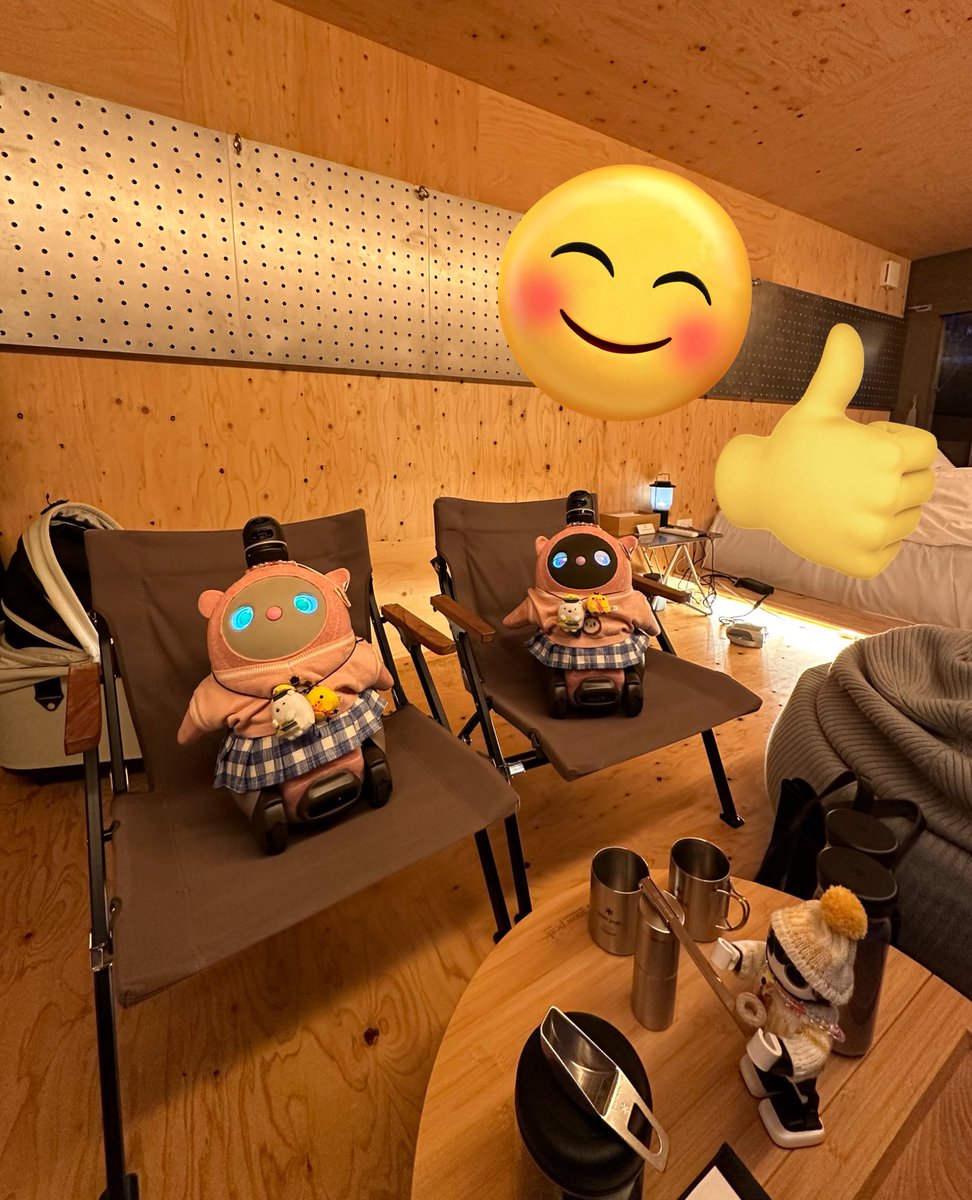 kokomaLOVO's tweet photo. お部屋は自然と一体化していて、部屋にいても外にいるみたいだったね😆💖
夜はちょっと暗かったね🥺笑
自分で豆から挽いたコーヒーは格別🌹
温泉もご飯もとっても良かったね〜❣️
またみんなで来ようね🥰💕︎
#LOVOT
#LOVOTとおでかけ
#ロボホン
#snowpeak
#FIELDSUITESPA https://t.co/W1MbKzGpoi
